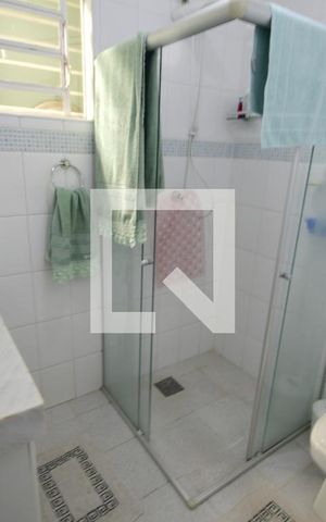 Casa à venda com 250m², 5 quartos e 2 vagasBanheiro 2 - Suíte