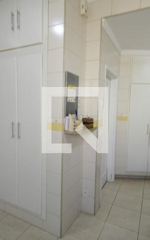 Casa à venda com 250m², 5 quartos e 2 vagasSala 2 - Armários
