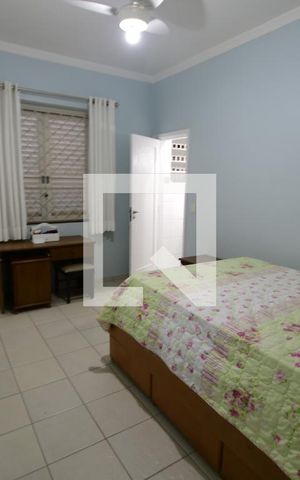 Casa à venda com 250m², 5 quartos e 2 vagasQuarto Suíte 1