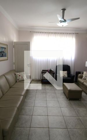 Casa à venda com 250m², 5 quartos e 2 vagasSala 1 