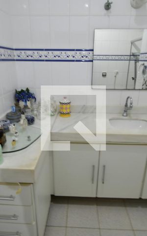 Casa à venda com 250m², 5 quartos e 2 vagasBanheiro 3 - Suíte