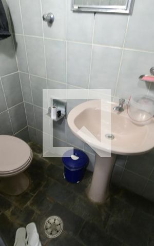 Casa à venda com 250m², 5 quartos e 2 vagasBanheiro de serviço