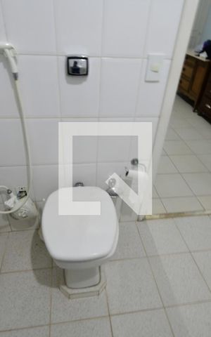 Casa à venda com 250m², 5 quartos e 2 vagasBanheiro 3 - Suíte