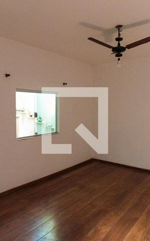 Casa à venda com 240m², 3 quartos e 2 vagas Casa à venda com 240m², 3 quartos e 2 vagasSuite 02