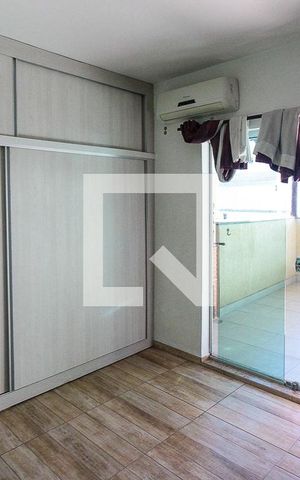Casa à venda com 240m², 3 quartos e 2 vagas Casa à venda com 240m², 3 quartos e 2 vagasSuite 03