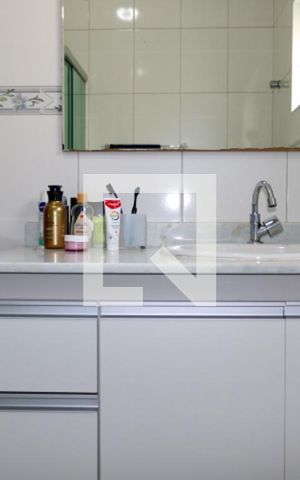 Casa à venda com 177m², 3 quartos e 2 vagas Casa à venda com 177m², 3 quartos e 2 vagasBanheiro dos Quartos