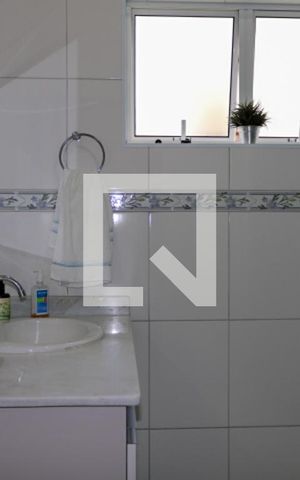 Casa à venda com 177m², 3 quartos e 2 vagas Casa à venda com 177m², 3 quartos e 2 vagasBanheiro dos Quartos