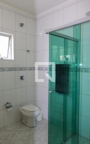 Casa à venda com 177m², 3 quartos e 2 vagas Casa à venda com 177m², 3 quartos e 2 vagasBanheiro dos Quartos