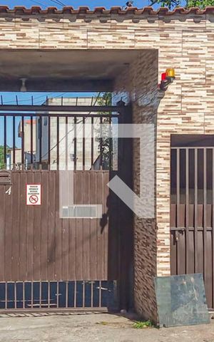 Casa de condomínio à venda com 75m², 2 quartos e 1 vaga Casa de condomínio à venda com 75m², 2 quartos e 1 vagaFachada