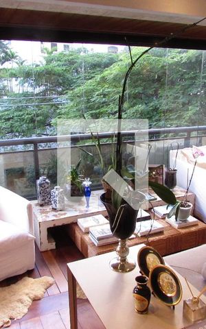 Apartamento à venda com 280m², 4 quartos e 4 vagasSala
