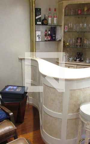 Apartamento à venda com 280m², 4 quartos e 4 vagasBar