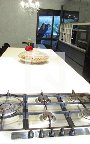 Apartamento à venda com 280m², 4 quartos e 4 vagasCozinha