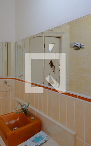 Casa à venda com 634m², 4 quartos e 5 vagas Casa à venda com 634m², 4 quartos e 5 vagasLavabo