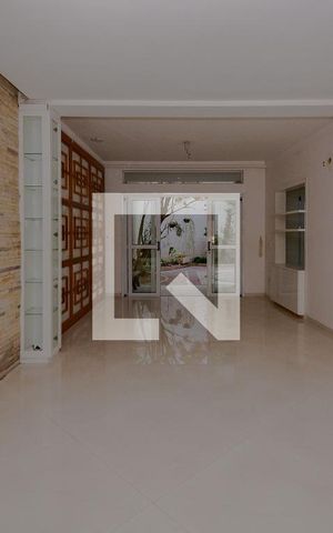 Casa à venda com 634m², 4 quartos e 5 vagas Casa à venda com 634m², 4 quartos e 5 vagasSala 2