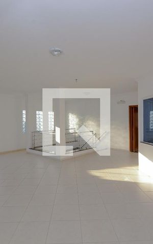 Casa à venda com 634m², 4 quartos e 5 vagas Casa à venda com 634m², 4 quartos e 5 vagasSala 4
