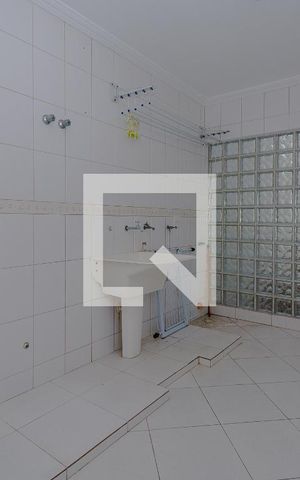 Casa à venda com 634m², 4 quartos e 5 vagas Casa à venda com 634m², 4 quartos e 5 vagasÁrea de Serviço