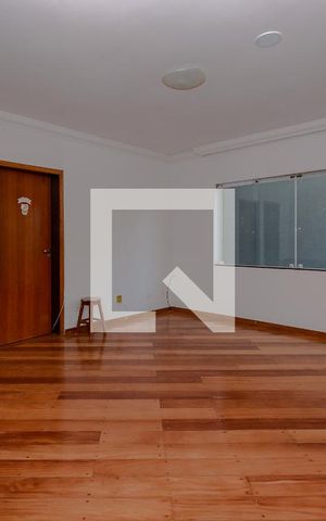 Casa à venda com 634m², 4 quartos e 5 vagas Casa à venda com 634m², 4 quartos e 5 vagasSala 3