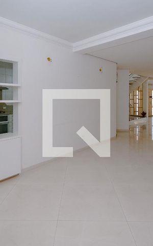 Casa à venda com 634m², 4 quartos e 5 vagas Casa à venda com 634m², 4 quartos e 5 vagasSala 2