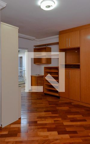 Casa à venda com 634m², 4 quartos e 5 vagas Casa à venda com 634m², 4 quartos e 5 vagasSuíte 2