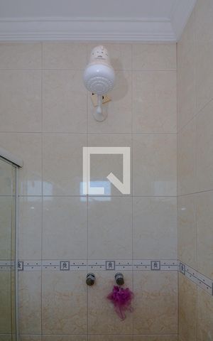 Casa à venda com 634m², 4 quartos e 5 vagas Casa à venda com 634m², 4 quartos e 5 vagasBanheiro da Suíte 4
