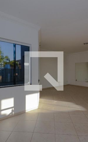 Casa à venda com 634m², 4 quartos e 5 vagas Casa à venda com 634m², 4 quartos e 5 vagasSala 4