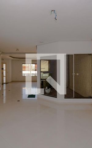 Casa à venda com 634m², 4 quartos e 5 vagas Casa à venda com 634m², 4 quartos e 5 vagasSala 2