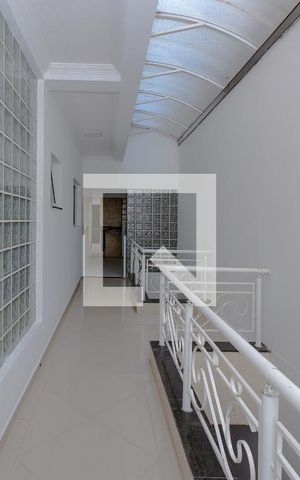 Casa à venda com 634m², 4 quartos e 5 vagas Casa à venda com 634m², 4 quartos e 5 vagasAcesso a garagem