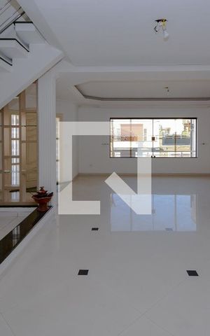 Casa à venda com 634m², 4 quartos e 5 vagas Casa à venda com 634m², 4 quartos e 5 vagasSala 1