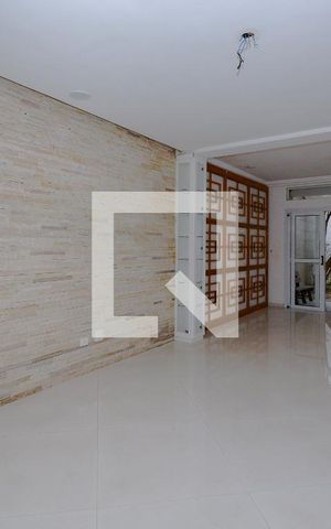 Casa à venda com 634m², 4 quartos e 5 vagas Casa à venda com 634m², 4 quartos e 5 vagasSala 2