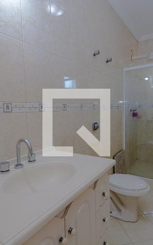 Casa à venda com 634m², 4 quartos e 5 vagas Casa à venda com 634m², 4 quartos e 5 vagasBanheiro da Suíte 4