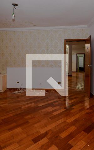 Casa à venda com 634m², 4 quartos e 5 vagas Casa à venda com 634m², 4 quartos e 5 vagasSuíte 3