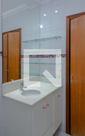 Casa à venda com 634m², 4 quartos e 5 vagas Casa à venda com 634m², 4 quartos e 5 vagasBanheiro da Suíte 3