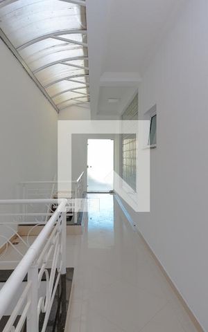 Casa à venda com 634m², 4 quartos e 5 vagas Casa à venda com 634m², 4 quartos e 5 vagasAcesso a garagem