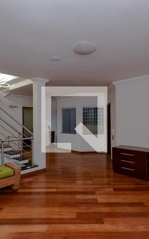 Casa à venda com 634m², 4 quartos e 5 vagas Casa à venda com 634m², 4 quartos e 5 vagasSala 3