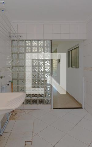 Casa à venda com 634m², 4 quartos e 5 vagas Casa à venda com 634m², 4 quartos e 5 vagasÁrea de Serviço
