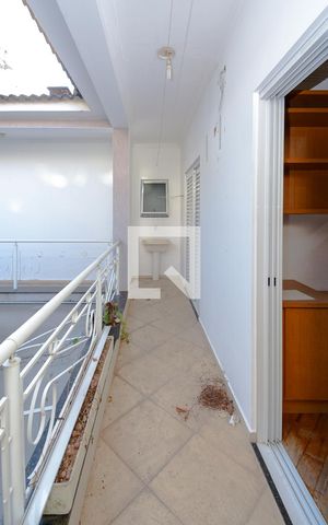 Casa à venda com 634m², 4 quartos e 5 vagas Casa à venda com 634m², 4 quartos e 5 vagasSacada da suíte 2 e 3