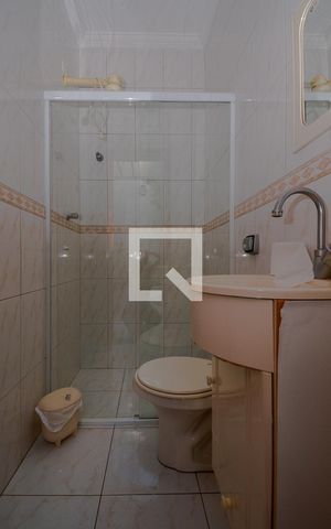Casa à venda com 634m², 4 quartos e 5 vagas Casa à venda com 634m², 4 quartos e 5 vagasBanheiro Social