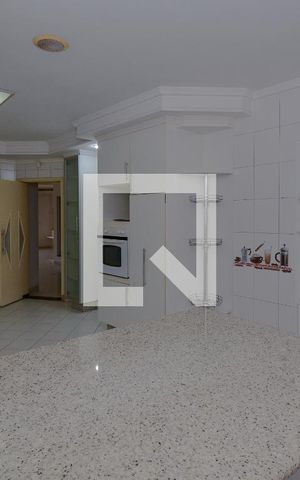 Casa à venda com 634m², 4 quartos e 5 vagas Casa à venda com 634m², 4 quartos e 5 vagasCozinha