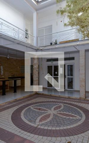 Casa à venda com 634m², 4 quartos e 5 vagas Casa à venda com 634m², 4 quartos e 5 vagasQuintal