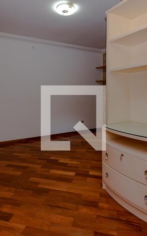 Casa à venda com 634m², 4 quartos e 5 vagas Casa à venda com 634m², 4 quartos e 5 vagasSuíte 2