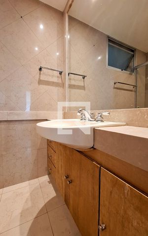 Apartamento à venda com 80m², 2 quartos e 1 vaga Apartamento à venda com 80m², 2 quartos e 1 vagaBanheiro Social