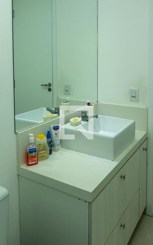 Apartamento à venda com 68m², 2 quartos e 1 vaga Apartamento à venda com 68m², 2 quartos e 1 vagaBanheiro Social
