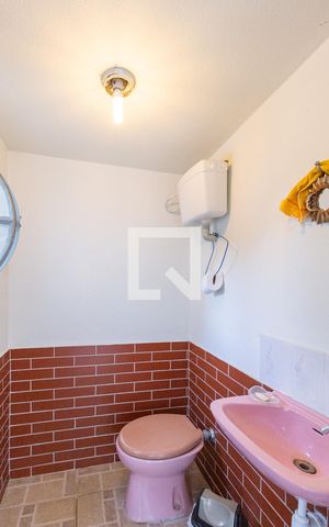Casa à venda com 298m², 2 quartos e sem vagaBanheiro de serviço