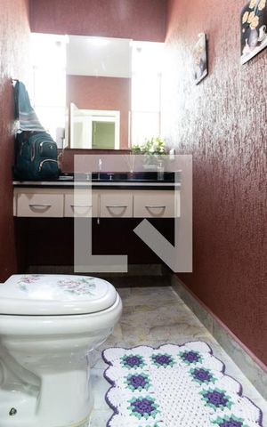 Casa à venda com 700m², 4 quartos e 8 vagas Casa à venda com 700m², 4 quartos e 8 vagasLavabo