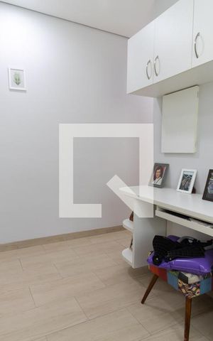 Casa à venda com 700m², 4 quartos e 8 vagas Casa à venda com 700m², 4 quartos e 8 vagasEscritório
