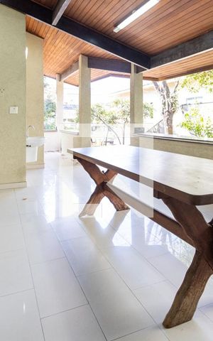 Casa à venda com 700m², 4 quartos e 8 vagas Casa à venda com 700m², 4 quartos e 8 vagasÁrea Gourmet