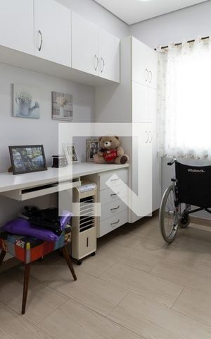 Casa à venda com 700m², 4 quartos e 8 vagas Casa à venda com 700m², 4 quartos e 8 vagasEscritório