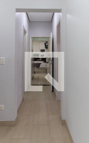 Casa à venda com 700m², 4 quartos e 8 vagas Casa à venda com 700m², 4 quartos e 8 vagasCorredor