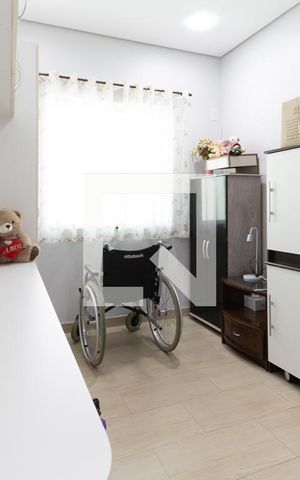 Casa à venda com 700m², 4 quartos e 8 vagas Casa à venda com 700m², 4 quartos e 8 vagasEscritório