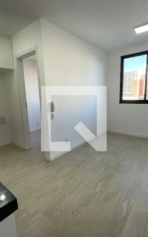 Apartamento à venda com 33m², 2 quartos e sem vaga Apartamento à venda com 33m², 2 quartos e sem vagaSala